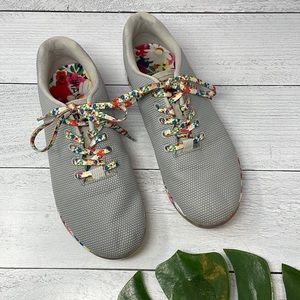 NOBULL Daisy Trainer in Light Gray / Floral 11.5 S14